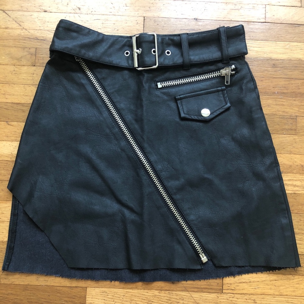 ****SOLD****UNIF Leather Zipper Asymmetrical Skirt